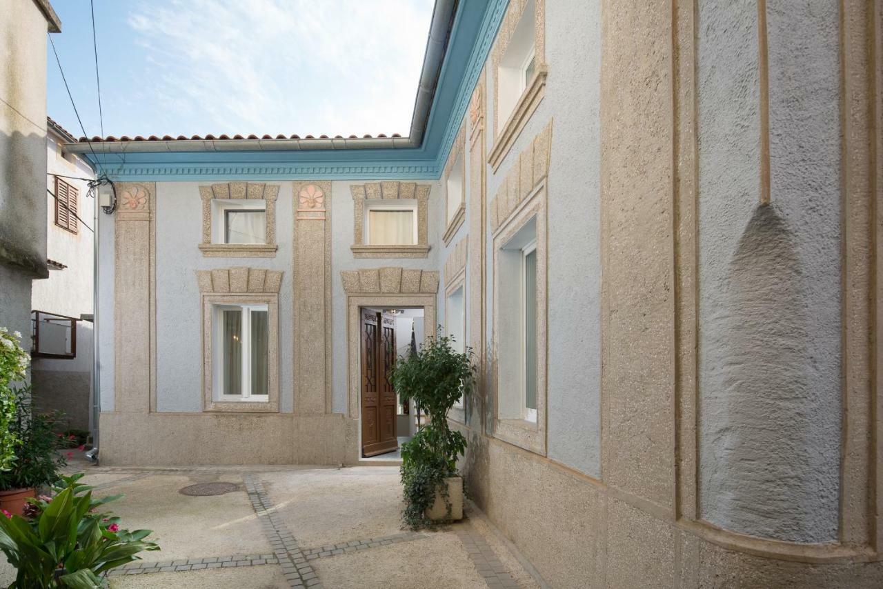 Mondinica Heritage House - Heated Pool Dobrinj Exterior photo